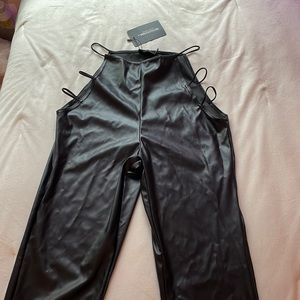 Prettylittlething flare out pants. Size 8 (size 12 in UK) never been worn!